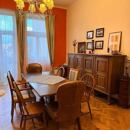 Old Town Family House וילה *