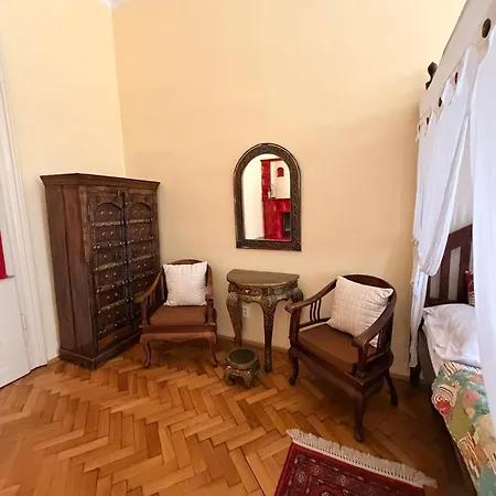 Old Town Family House *