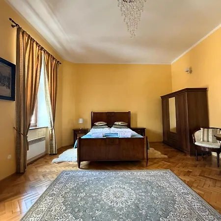 Old Town Family House