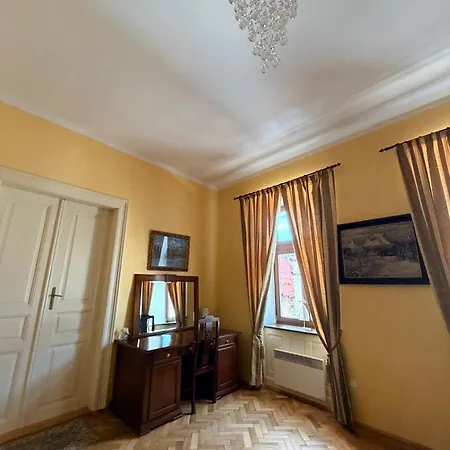 Villa Old Town Family House *