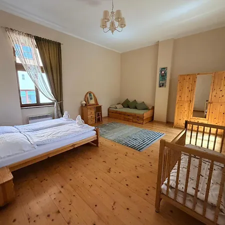 Old Town Family House *